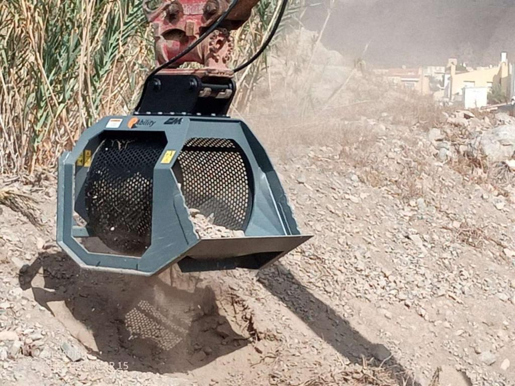 CM CM Crusher CBR 07 - Schaufel für Bagger: das Bild 1 CM CM Crusher CBR 07 - Schaufel für Bagger: das Bild 1