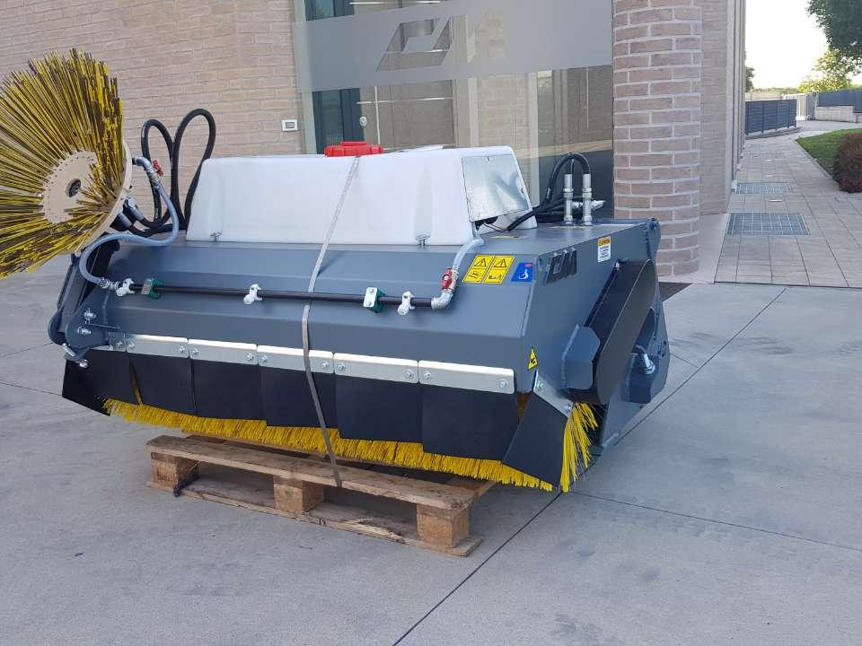 CM Crusher CBS 175 HD Sweeping Bucket - Kehrbesen für Kompaktlader: das Bild 1 CM Crusher CBS 175 HD Sweeping Bucket - Kehrbesen für Kompaktlader: das Bild 1