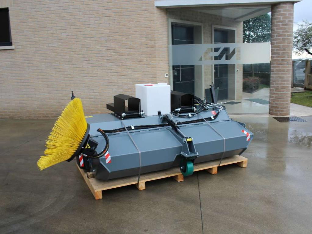 CM Crusher CSI 200 Sweeping Bucket - Kehrbesen für Kompaktlader: das Bild 2 CM Crusher CSI 200 Sweeping Bucket - Kehrbesen für Kompaktlader: das Bild 2