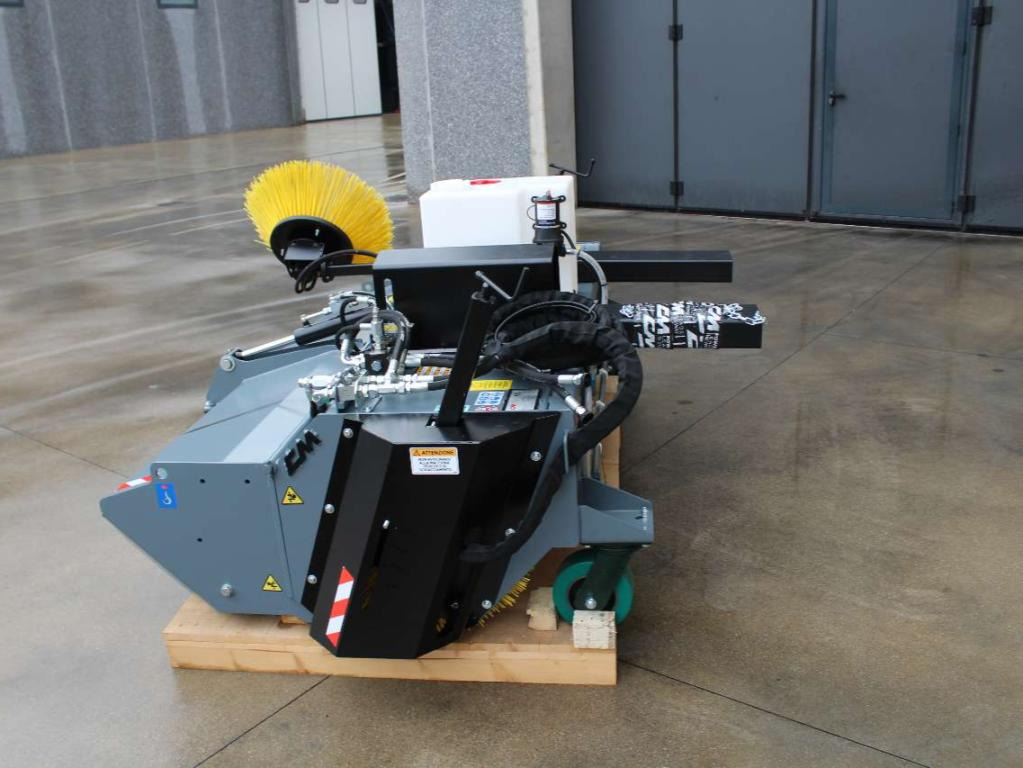 CM Crusher CSI 200 Sweeping Bucket - Kehrbesen für Kompaktlader: das Bild 3 CM Crusher CSI 200 Sweeping Bucket - Kehrbesen für Kompaktlader: das Bild 3