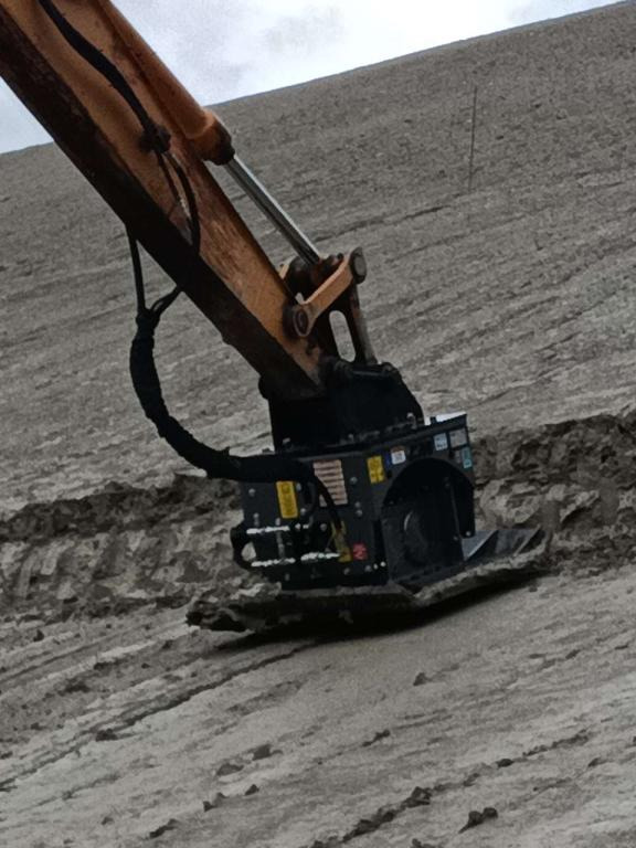CM Crusher PV 60.100 Vibrating Plate - Rüttelplatte: das Bild 1 CM Crusher PV 60.100 Vibrating Plate - Rüttelplatte: das Bild 1