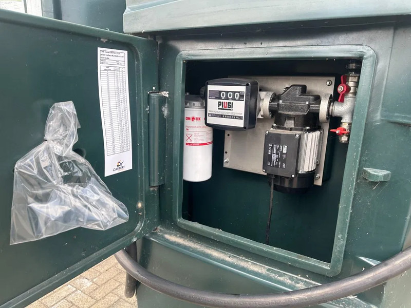 Carbery Kiwa dubbelwandig met mangat Dieseltank 5700 liter met 230 V pompset New ! Overstock - Seecontainer: das Bild 2 Carbery Kiwa dubbelwandig met mangat Dieseltank 5700 liter met 230 V pompset New ! Overstock - Seecontainer: das Bild 2