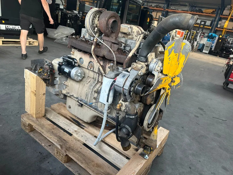 Cummins 6BTA5.9 diesel engine 6 cilinder 177 PK dieselmotor - Motor für Flurförderzeug: das Bild 4 Cummins 6BTA5.9 diesel engine 6 cilinder 177 PK dieselmotor - Motor für Flurförderzeug: das Bild 4