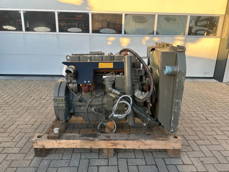Cummins C300-20 Diesel Engine 300 PK / HP 6 cylinder Diesel motor - Motor für Flurförderzeug: das Bild 1 Cummins C300-20 Diesel Engine 300 PK / HP 6 cylinder Diesel motor - Motor für Flurförderzeug: das Bild 1