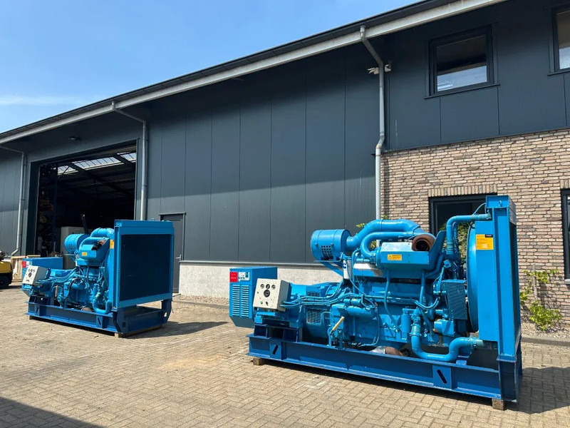Cummins KTTA 19 G 450 kVA noodstroom generatorset as New ! 194 hours ! - Stromgenerator: das Bild 5 Cummins KTTA 19 G 450 kVA noodstroom generatorset as New ! 194 hours ! - Stromgenerator: das Bild 5