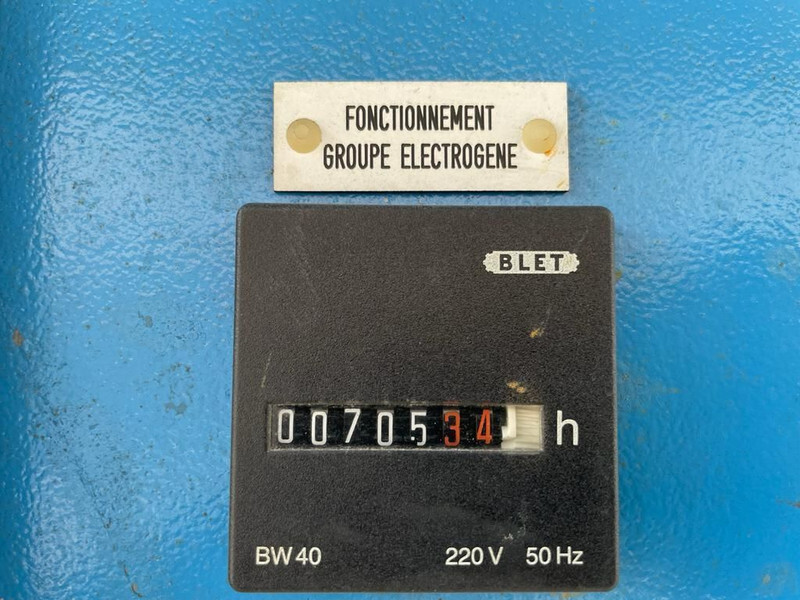 Cummins KTTA 19 G Leroy Somer 450 kVA Supersilent Mobiele generatorset op aanhanger - Stromgenerator: das Bild 5 Cummins KTTA 19 G Leroy Somer 450 kVA Supersilent Mobiele generatorset op aanhanger - Stromgenerator: das Bild 5