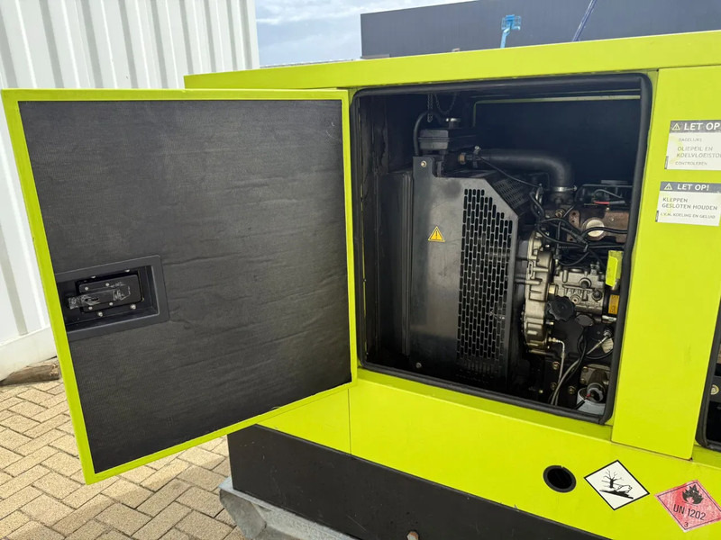 GESAN DPR 60 Perkins Leroy Somer 60 kVA Silent Rental generatorset - Stromgenerator: das Bild 2 GESAN DPR 60 Perkins Leroy Somer 60 kVA Silent Rental generatorset - Stromgenerator: das Bild 2