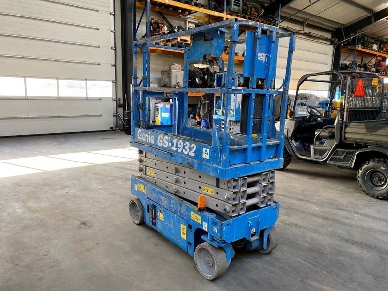 Genie GS 1932 Elektrische Schaarhoogwerker 7.8 meter werkhoogte 304 uur ! - Scherenbühne: das Bild 2 Genie GS 1932 Elektrische Schaarhoogwerker 7.8 meter werkhoogte 304 uur ! - Scherenbühne: das Bild 2