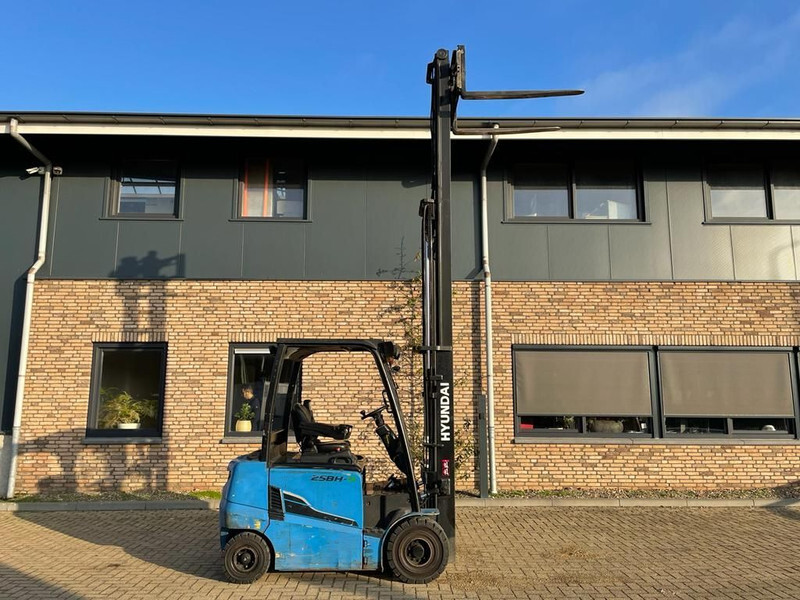 Elektrostapler Hyundai 25BH-9 Elektra 2.5 ton Triplex Freelift Sideshift Heftruck: das Bild 18