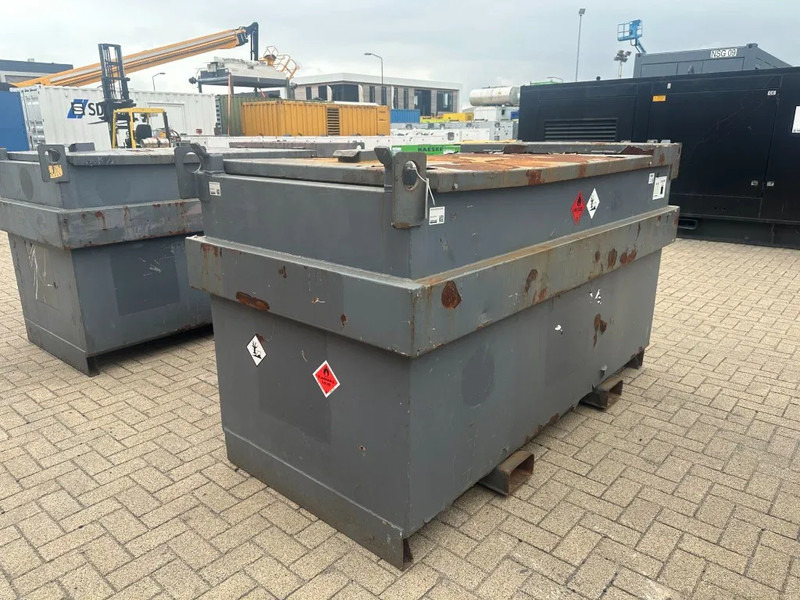 IBC Steenbergen Kiwa IBC 2000 liter dieseltank met handpomp Milieutank - Seecontainer: das Bild 2 IBC Steenbergen Kiwa IBC 2000 liter dieseltank met handpomp Milieutank - Seecontainer: das Bild 2