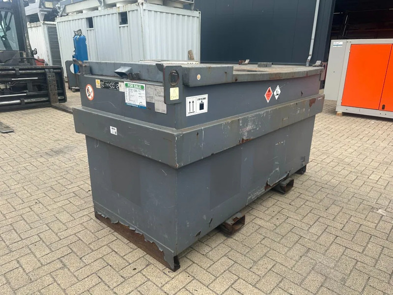 IBC Steenbergen Kiwa IBC 2000 liter dieseltank met handpomp Milieutank - Seecontainer: das Bild 1 IBC Steenbergen Kiwa IBC 2000 liter dieseltank met handpomp Milieutank - Seecontainer: das Bild 1
