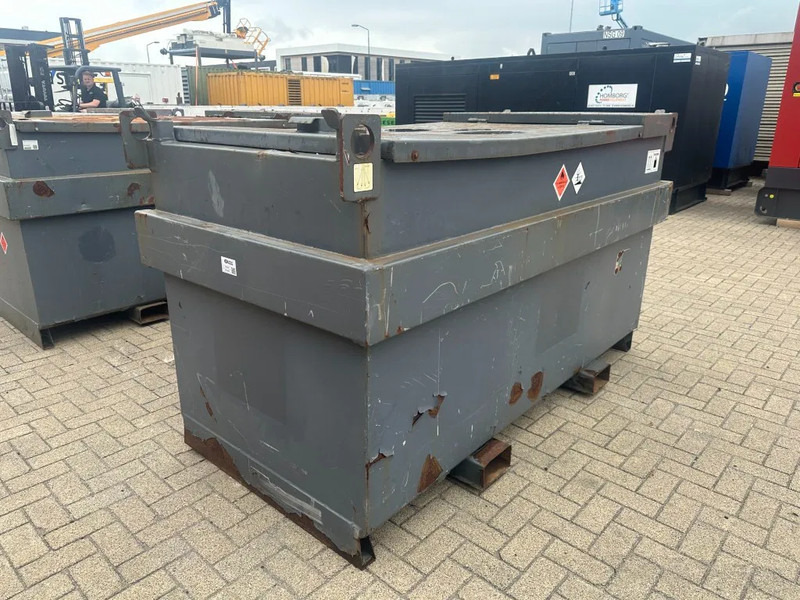 IBC Steenbergen Kiwa IBC 2000 liter dieseltank met handpomp Milieutank - Seecontainer: das Bild 4 IBC Steenbergen Kiwa IBC 2000 liter dieseltank met handpomp Milieutank - Seecontainer: das Bild 4