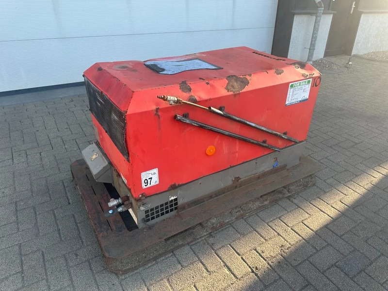 Ingersoll Rand 720 R1051SF Kubota D1005 Diesel Compressor 2000 L / min 17.5 kW 8.6 Bar - Luftkompressor: das Bild 2 Ingersoll Rand 720 R1051SF Kubota D1005 Diesel Compressor 2000 L / min 17.5 kW 8.6 Bar - Luftkompressor: das Bild 2