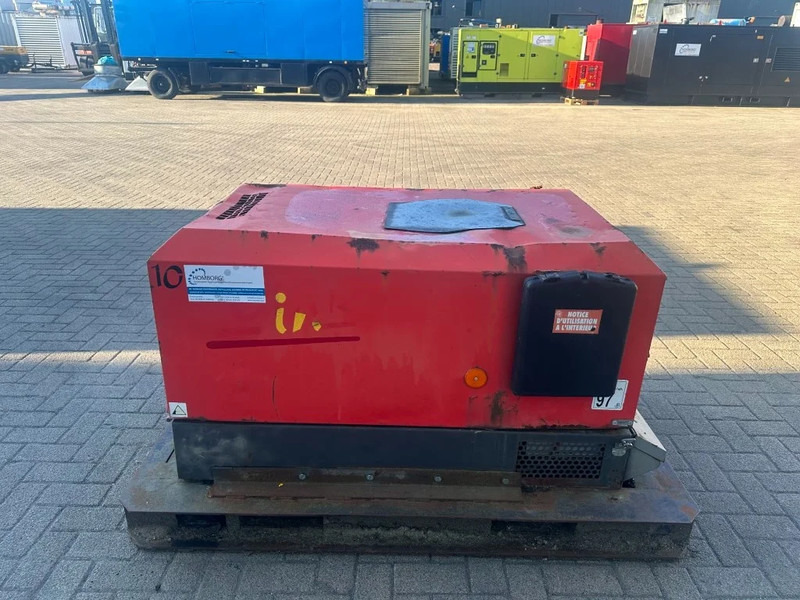 Ingersoll Rand 720 R1051SF Kubota D1005 Diesel Compressor 2000 L / min 17.5 kW 8.6 Bar - Luftkompressor: das Bild 5 Ingersoll Rand 720 R1051SF Kubota D1005 Diesel Compressor 2000 L / min 17.5 kW 8.6 Bar - Luftkompressor: das Bild 5