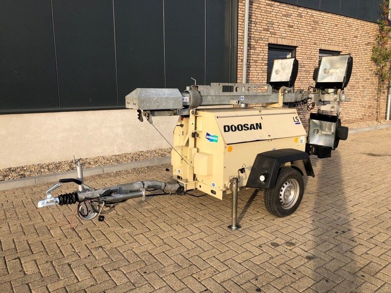 Ingersoll Rand Kubota LT6KA 9 meter light tower generator - Lichtmasten: das Bild 1 Ingersoll Rand Kubota LT6KA 9 meter light tower generator - Lichtmasten: das Bild 1