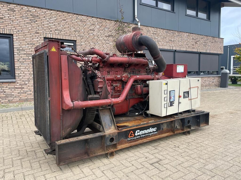 Iveco 8210 DRI 26 Marelli 300 kVA generatorset - Stromgenerator: das Bild 2 Iveco 8210 DRI 26 Marelli 300 kVA generatorset - Stromgenerator: das Bild 2