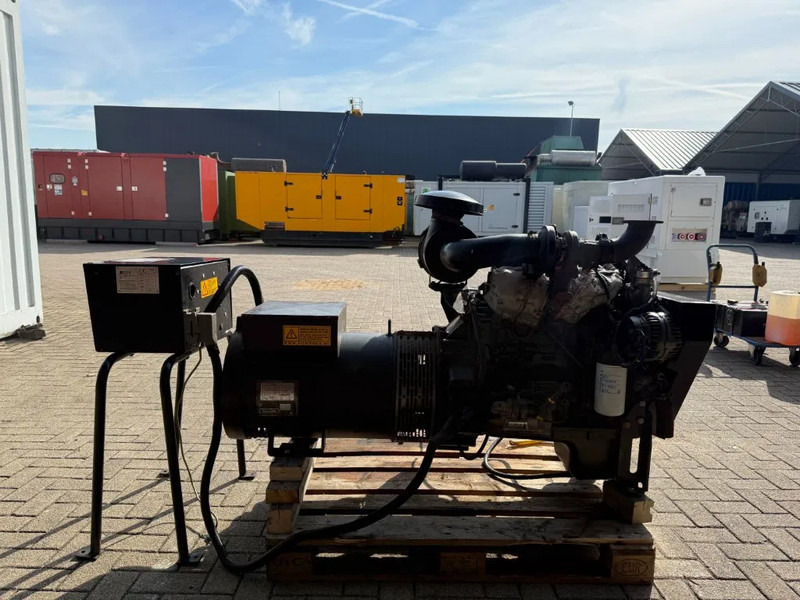 Iveco FPT Himoinsa Mecc Alte Spa 75 kVA generatorset - Stromgenerator: das Bild 2 Iveco FPT Himoinsa Mecc Alte Spa 75 kVA generatorset - Stromgenerator: das Bild 2