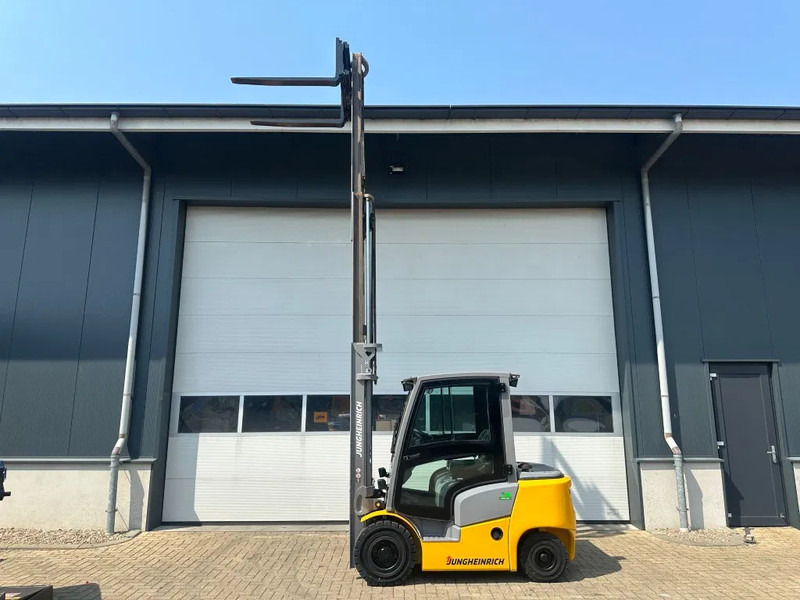 Jungheinrich DFG 425 Triplex Freelift Sideshift 2.5 ton Diesel Heftruck as New ! 675 hours ! - Dieselstapler: das Bild 2 Jungheinrich DFG 425 Triplex Freelift Sideshift 2.5 ton Diesel Heftruck as New ! 675 hours ! - Dieselstapler: das Bild 2