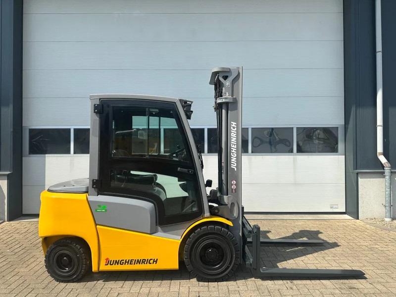 Jungheinrich DFG 425 Triplex Freelift Sideshift 2.5 ton Diesel Heftruck as New ! 675 hours ! - Dieselstapler: das Bild 3 Jungheinrich DFG 425 Triplex Freelift Sideshift 2.5 ton Diesel Heftruck as New ! 675 hours ! - Dieselstapler: das Bild 3
