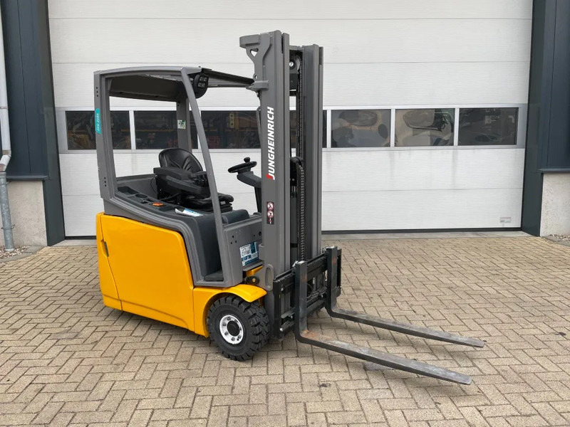 Jungheinrich EFG 216K 1.6 ton Triplex Freelift Sideshift Elektra Heftruck Accu 2020 - Gabelstapler: das Bild 2 Jungheinrich EFG 216K 1.6 ton Triplex Freelift Sideshift Elektra Heftruck Accu 2020 - Gabelstapler: das Bild 2