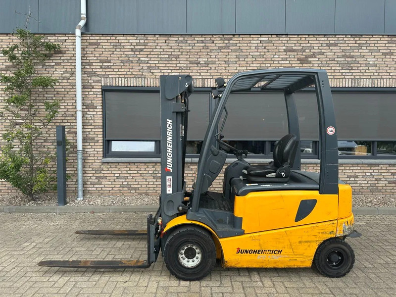 Jungheinrich EFG 425 k-470DZ/SP 2.5 ton Triplex Freelift Sideshift Elektra Heftruck Accu 2016 - Elektrostapler: das Bild 2 Jungheinrich EFG 425 k-470DZ/SP 2.5 ton Triplex Freelift Sideshift Elektra Heftruck Accu 2016 - Elektrostapler: das Bild 2