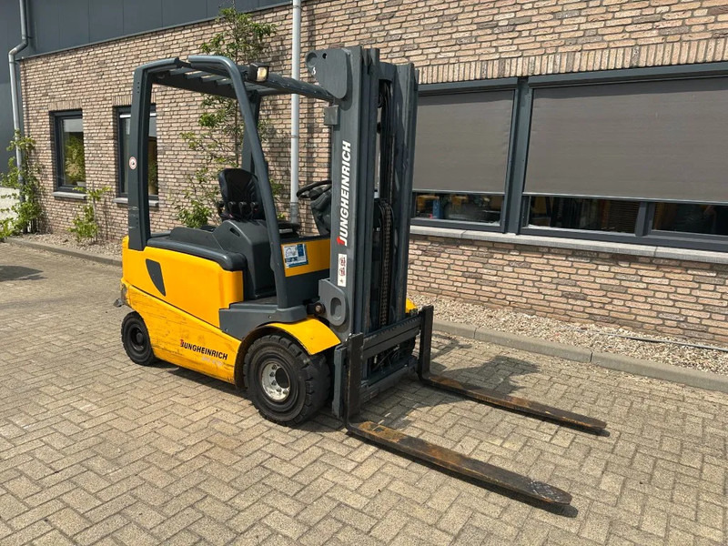 Jungheinrich EFG 425 k-470DZ/SP 2.5 ton Triplex Freelift Sideshift Elektra Heftruck Accu 2016 - Elektrostapler: das Bild 3 Jungheinrich EFG 425 k-470DZ/SP 2.5 ton Triplex Freelift Sideshift Elektra Heftruck Accu 2016 - Elektrostapler: das Bild 3