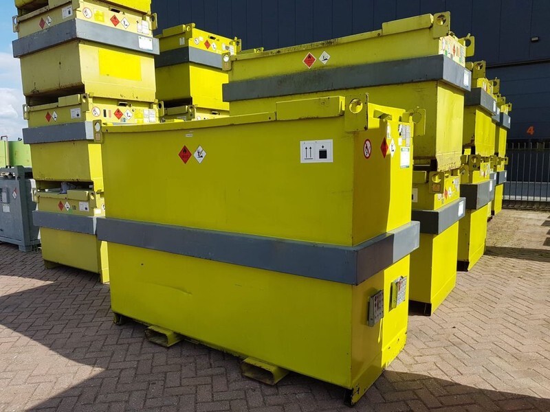 Kiwa IBC Steenbergen 2000 liter Kiwa IBC Dieseltank met handpomp - Lagertank: das Bild 1 Kiwa IBC Steenbergen 2000 liter Kiwa IBC Dieseltank met handpomp - Lagertank: das Bild 1