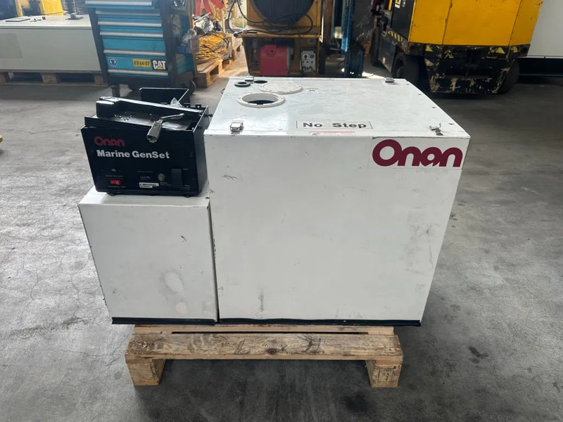 Kubota D1005 Onan 6.5 kVA Silent Marine generatorset - Stromgenerator: das Bild 1 Kubota D1005 Onan 6.5 kVA Silent Marine generatorset - Stromgenerator: das Bild 1