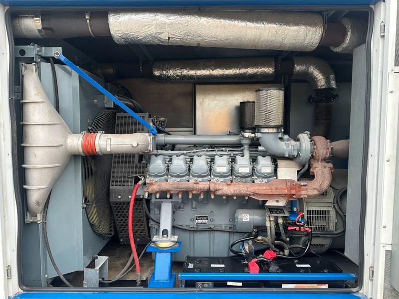 MAN MAN D2842 LE 213 met Leroy Somer 800 kVA Silent generatorset as New ! 410 hours ! - Stromgenerator: das Bild 2 MAN MAN D2842 LE 213 met Leroy Somer 800 kVA Silent generatorset as New ! 410 hours ! - Stromgenerator: das Bild 2