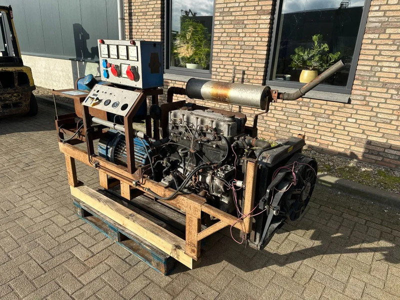 Mercedes-Benz 4 cilinder 14 kVA generatorset - Stromgenerator: das Bild 4 Mercedes-Benz 4 cilinder 14 kVA generatorset - Stromgenerator: das Bild 4