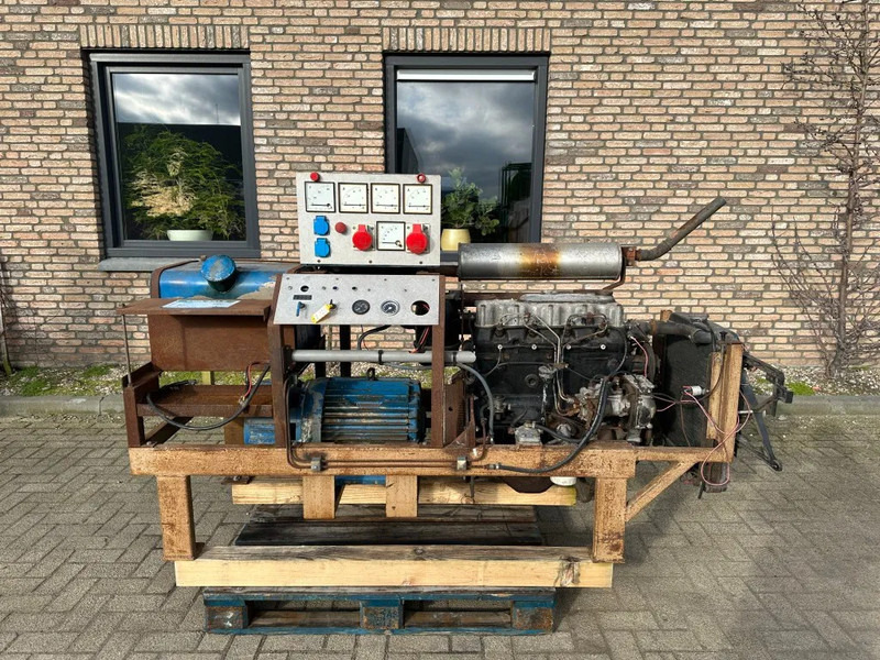 Mercedes-Benz 4 cilinder 14 kVA generatorset - Stromgenerator: das Bild 1 Mercedes-Benz 4 cilinder 14 kVA generatorset - Stromgenerator: das Bild 1