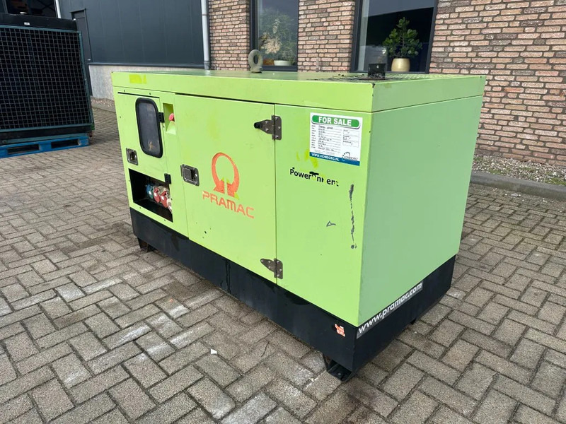 Pramac GSW22 Yanmar Mecc Alte Spa 22 kVA Silent generatorset - Stromgenerator: das Bild 5 Pramac GSW22 Yanmar Mecc Alte Spa 22 kVA Silent generatorset - Stromgenerator: das Bild 5