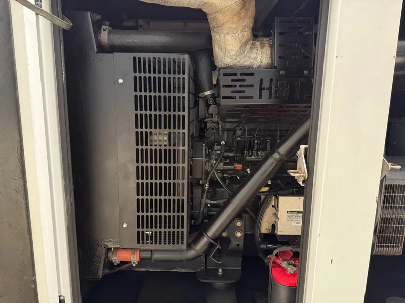 Stromgenerator SDMO R90 C3 John Deere Leroy Somer 90 kVA Silent Rental generatorset: das Bild 11 Stromgenerator SDMO R90 C3 John Deere Leroy Somer 90 kVA Silent Rental generatorset: das Bild 11