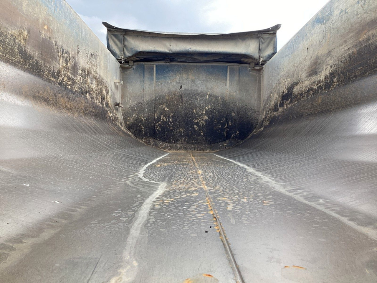 MAN TGS 35.510 Carnehl Thermomulde Asphalt 16,5m³ - Kipper: das Bild 5 MAN TGS 35.510 Carnehl Thermomulde Asphalt 16,5m³ - Kipper: das Bild 5