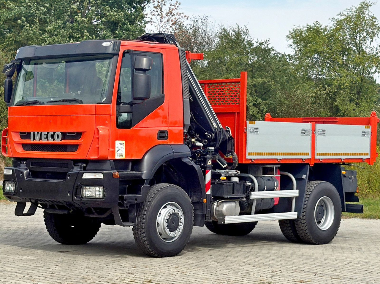 Iveco TRAKKER 190T36 * HIAB 111 ES-2 HIDUO * 4x4 * TOP - Autokran: das Bild 4 Iveco TRAKKER 190T36 * HIAB 111 ES-2 HIDUO * 4x4 * TOP - Autokran: das Bild 4