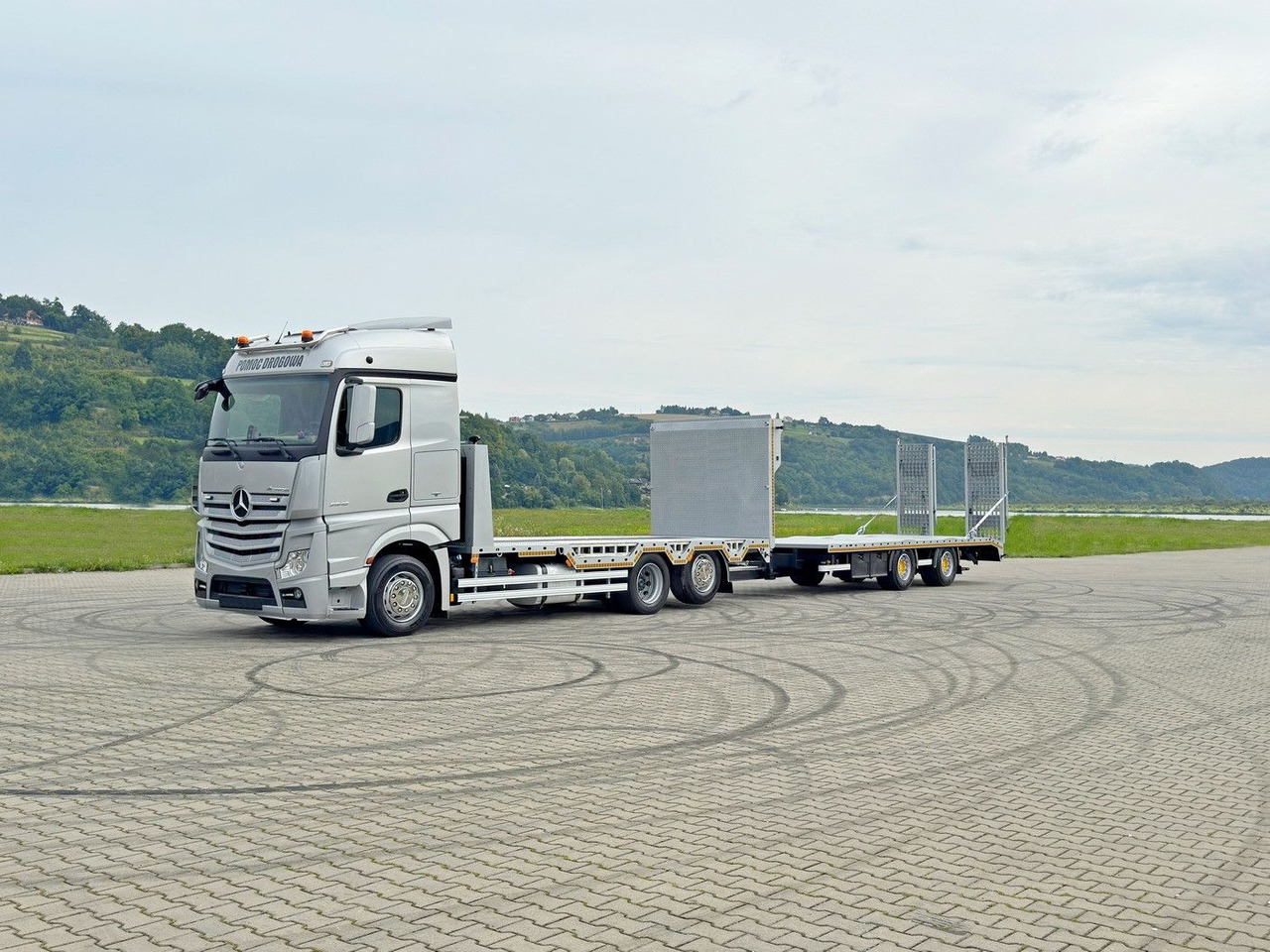 Mercedes-Benz ACTROS 2542 *ABSCHLEPPWAGEN 8,50m+Anhänger 7,32m - Abschleppwagen: das Bild 1 Mercedes-Benz ACTROS 2542 *ABSCHLEPPWAGEN 8,50m+Anhänger 7,32m - Abschleppwagen: das Bild 1