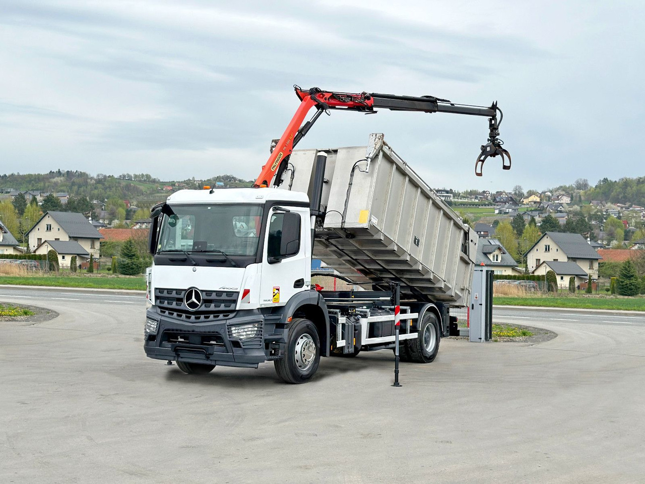Mercedes-Benz AROCS 1830* KIPPER 5,00m * PK 7.501 SLD A + FUNK - Autokran: das Bild 2 Mercedes-Benz AROCS 1830* KIPPER 5,00m * PK 7.501 SLD A + FUNK - Autokran: das Bild 2