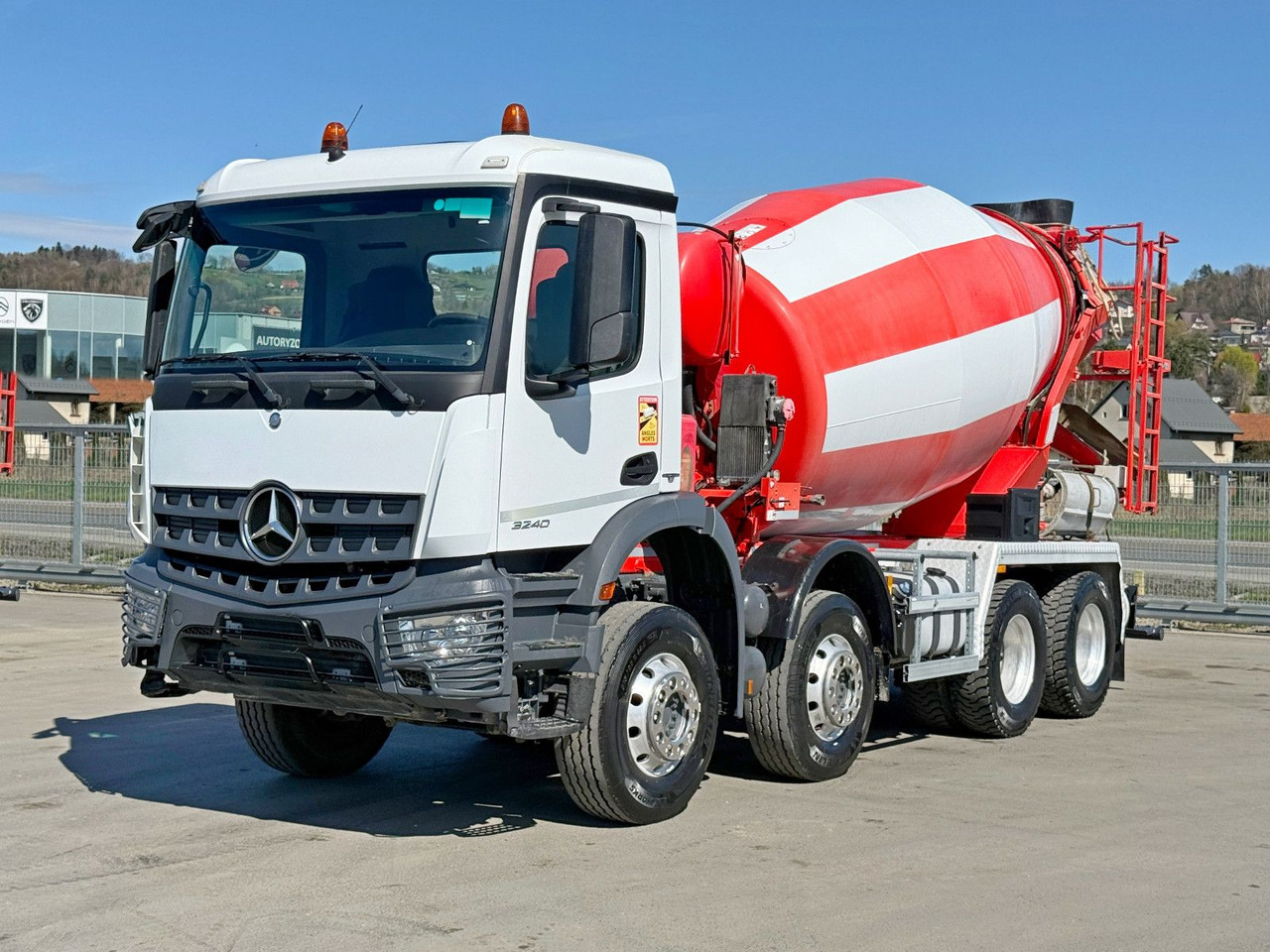 Mercedes-Benz AROCS 3240 * Betonmischer * 8x4 * TOPZUSTAND - Fahrmischer: das Bild 2 Mercedes-Benz AROCS 3240 * Betonmischer * 8x4 * TOPZUSTAND - Fahrmischer: das Bild 2