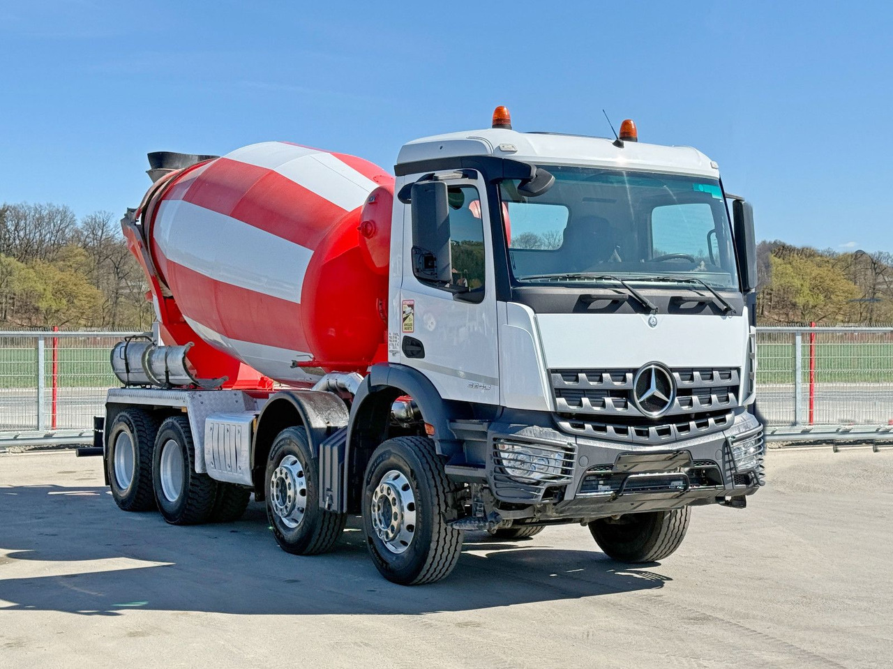 Mercedes-Benz AROCS 3240 * Betonmischer * 8x4 * TOPZUSTAND - Fahrmischer: das Bild 1 Mercedes-Benz AROCS 3240 * Betonmischer * 8x4 * TOPZUSTAND - Fahrmischer: das Bild 1