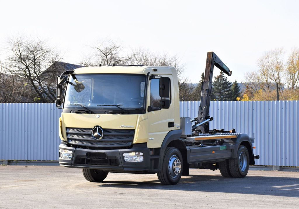 Mercedes-Benz ATEGO 1221 * ABROLLKIPPER * TOPZUSTAND Mercedes-Benz ATEGO 1221 * ABROLLKIPPER * TOPZUSTAND - Abrollkipper, Autokran: das Bild 2 Mercedes-Benz ATEGO 1221 * ABROLLKIPPER * TOPZUSTAND Mercedes-Benz ATEGO 1221 * ABROLLKIPPER * TOPZUSTAND - Abrollkipper, Autokran: das Bild 2