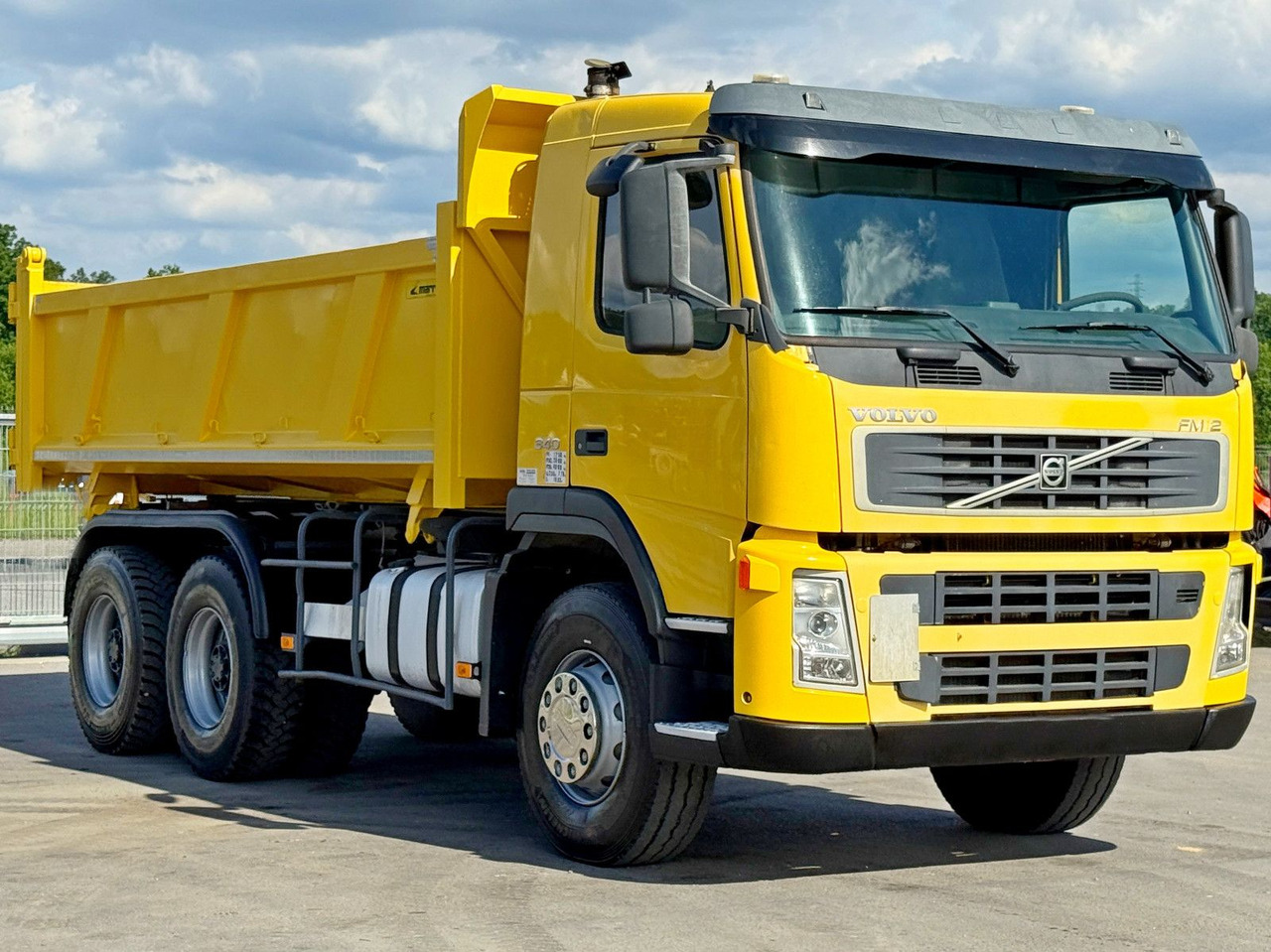 Volvo FM 370 Kipper 6,20 m + BORDMATIC / 8x4 Volvo FM 12 340 Kipper 5,05 m + BORDMATIC / 6x4 - Kipper, Autokran: das Bild 4 Volvo FM 370 Kipper 6,20 m + BORDMATIC / 8x4 Volvo FM 12 340 Kipper 5,05 m + BORDMATIC / 6x4 - Kipper, Autokran: das Bild 4