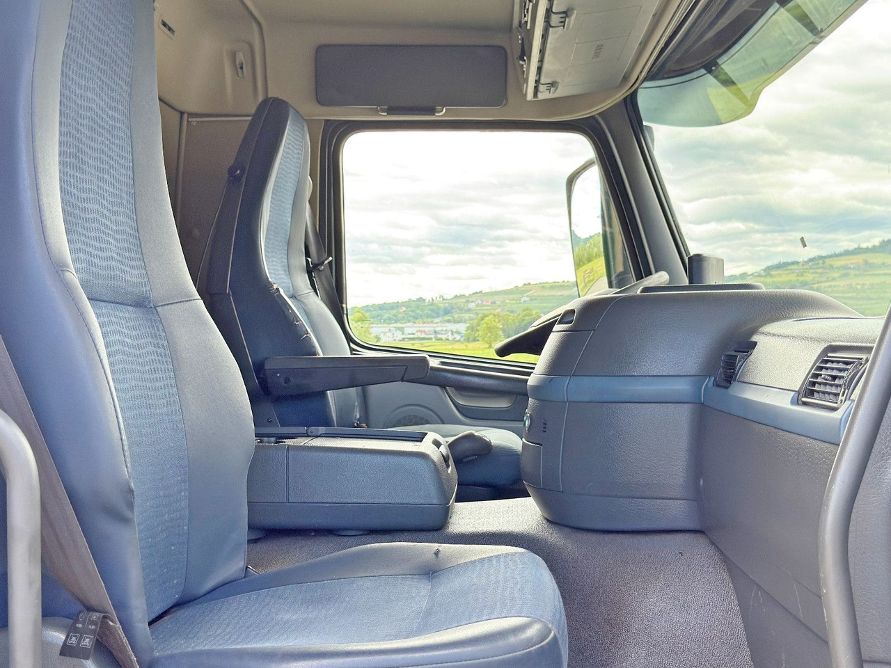 Autokran Volvo FM 440 * HIAB 288 E - 8 HIPRO/FUNK * TOPZUSTAND: das Bild 11 Autokran Volvo FM 440 * HIAB 288 E - 8 HIPRO/FUNK * TOPZUSTAND: das Bild 11