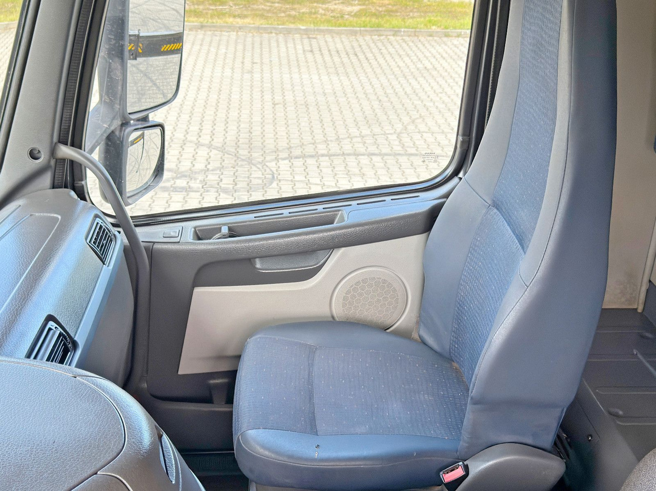 Autokran Volvo FM 440 * HIAB 288 E - 8 HIPRO/FUNK * TOPZUSTAND: das Bild 10 Autokran Volvo FM 440 * HIAB 288 E - 8 HIPRO/FUNK * TOPZUSTAND: das Bild 10