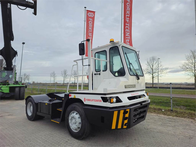 Terberg YT220 - Terminaltraktor: das Bild 1 Terberg YT220 - Terminaltraktor: das Bild 1