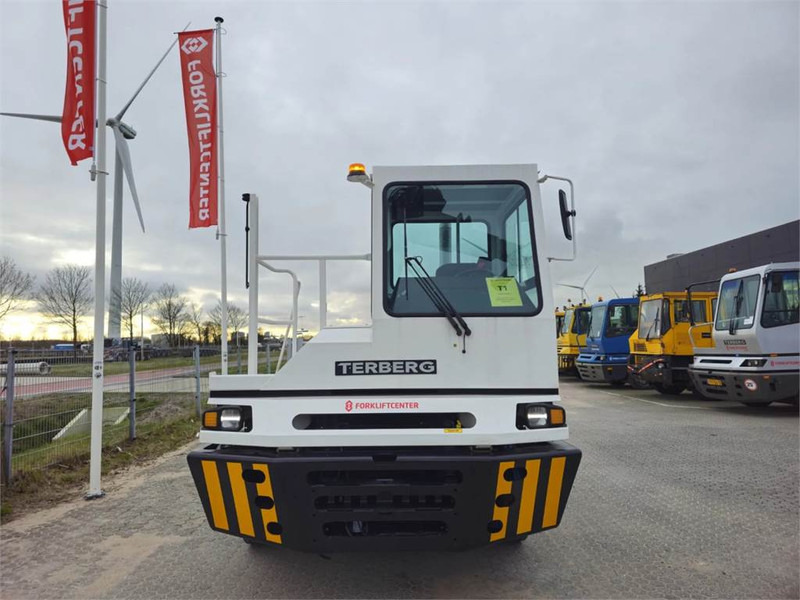 Terberg YT220 - Terminaltraktor: das Bild 5 Terberg YT220 - Terminaltraktor: das Bild 5