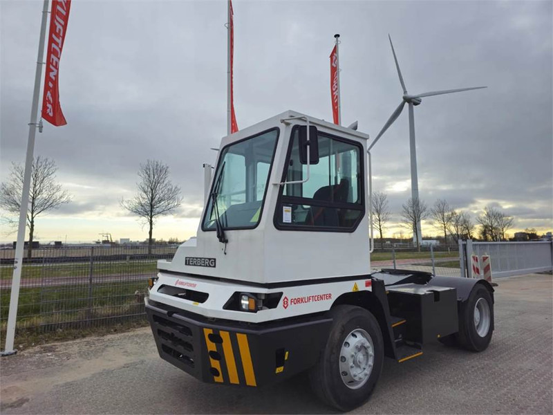 Terberg YT220 - Terminaltraktor: das Bild 2 Terberg YT220 - Terminaltraktor: das Bild 2