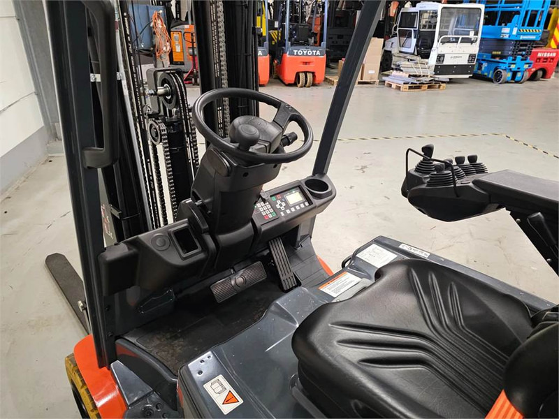Elektrostapler Toyota 8FBE20T: das Bild 9