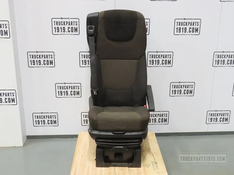 DAF 1844384 Bijrijdersstoel XF 106 - Sitz für LKW: das Bild 1 DAF 1844384 Bijrijdersstoel XF 106 - Sitz für LKW: das Bild 1