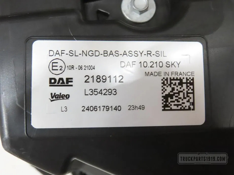 DAF 2189112 Lighting Skylight Re. XG - Lichter/ Leuchten für LKW: das Bild 2 DAF 2189112 Lighting Skylight Re. XG - Lichter/ Leuchten für LKW: das Bild 2