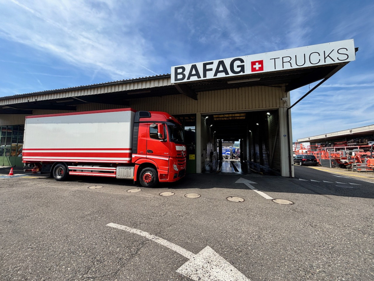 MERCEDES Actros 1848 - Koffer LKW: das Bild 2 MERCEDES Actros 1848 - Koffer LKW: das Bild 2